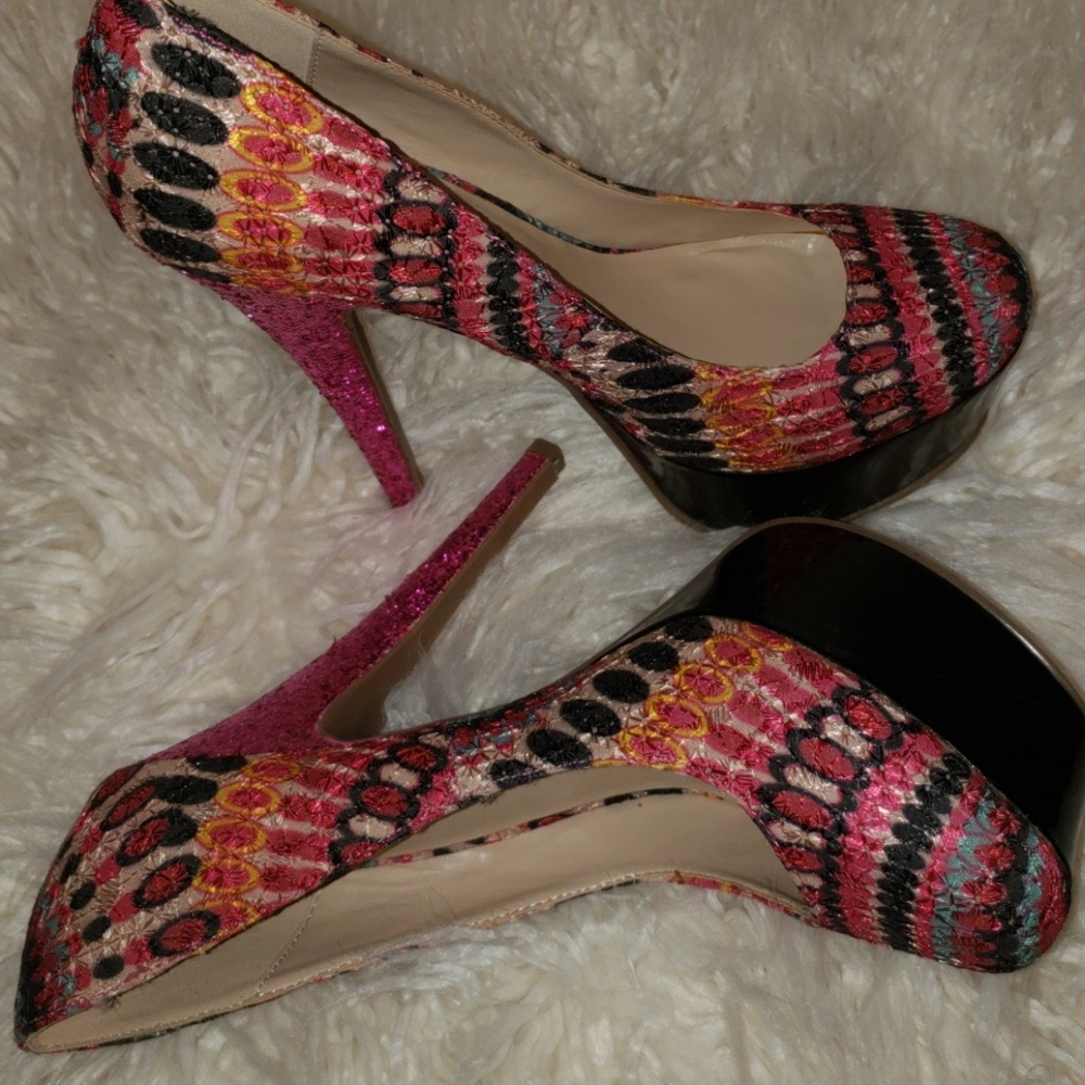 Shoes - Picture 4 of 4